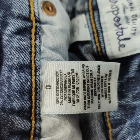 Aeropostale Cuffed Denim Shorty Shorts, Size 0 - Picture 8 of 8